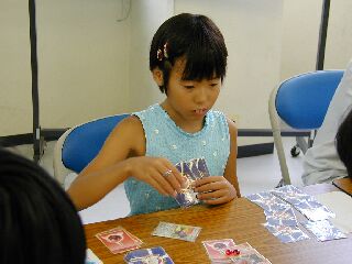 絶好調の麻実(^^) 上位から3番目のテーブルで対戦中