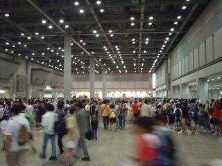 東京会場の様子.できたてなので奇麗なり.