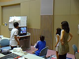 DDRの練習風景.耐久の女王様はボロボロ(^^;